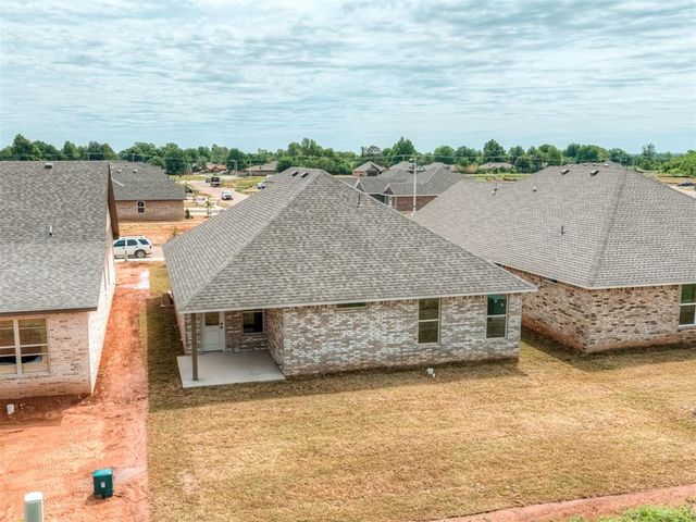 1817 Long Cove Avenue, Yukon, OK 73099