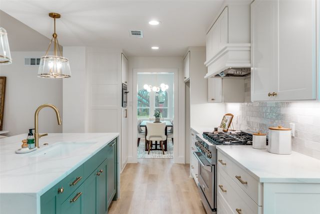9406 Arborhill Drive, Dallas, TX 75243