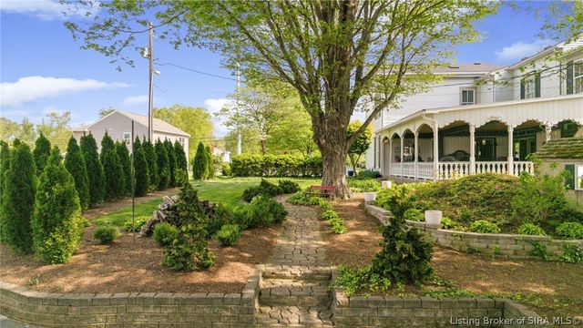 3307 Middle Road, Jeffersonville, IN 47130