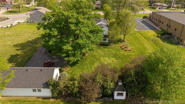 3307 Middle Road, Jeffersonville, IN 47130