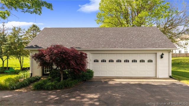 3307 Middle Road, Jeffersonville, IN 47130