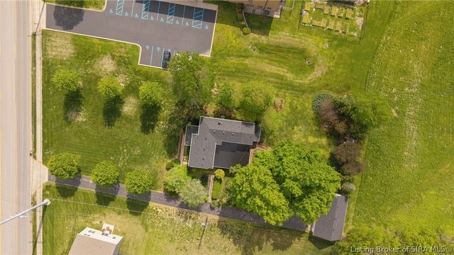 3307 Middle Road, Jeffersonville, IN 47130