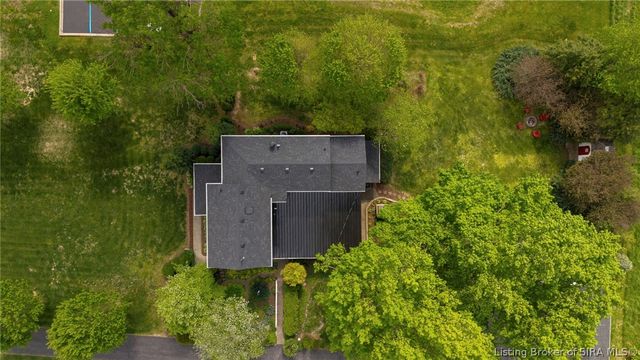 3307 Middle Road, Jeffersonville, IN 47130