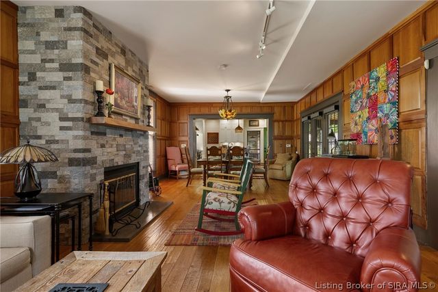 3307 Middle Road, Jeffersonville, IN 47130
