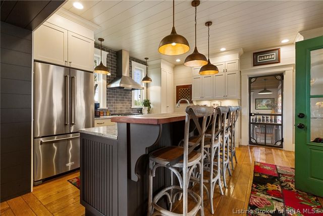 3307 Middle Road, Jeffersonville, IN 47130