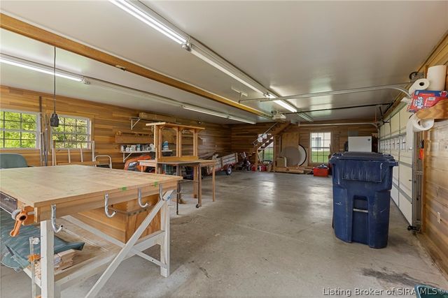 3307 Middle Road, Jeffersonville, IN 47130