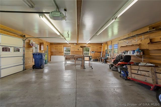 3307 Middle Road, Jeffersonville, IN 47130