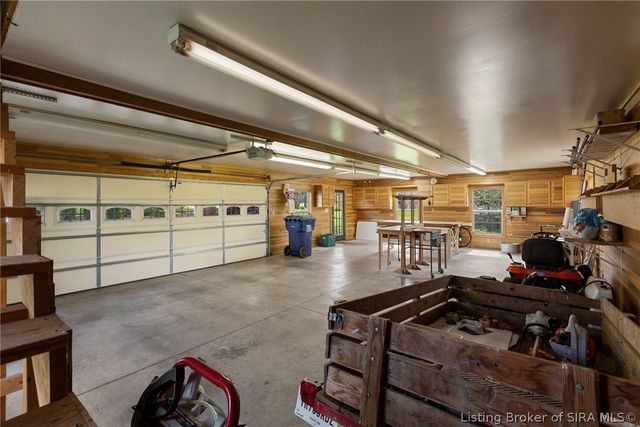 3307 Middle Road, Jeffersonville, IN 47130