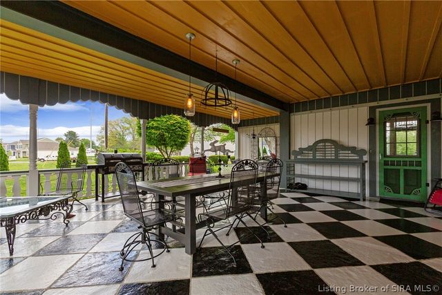 3307 Middle Road, Jeffersonville, IN 47130