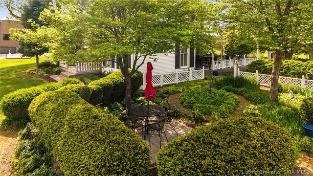 3307 Middle Road, Jeffersonville, IN 47130