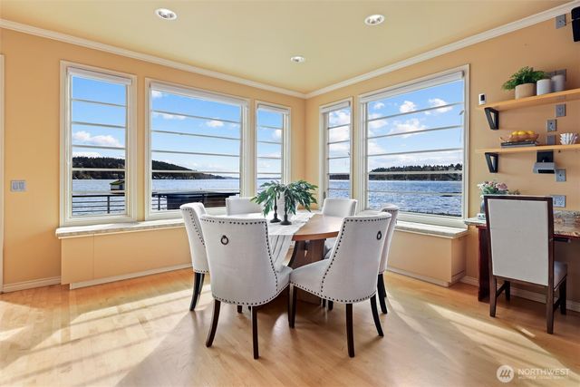 4701 NE Shore Place, Lake Forest Park, WA 98155