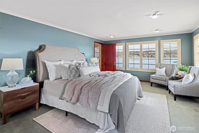 4701 NE Shore Place, Lake Forest Park, WA 98155