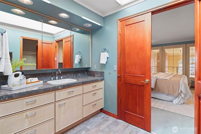 4701 NE Shore Place, Lake Forest Park, WA 98155