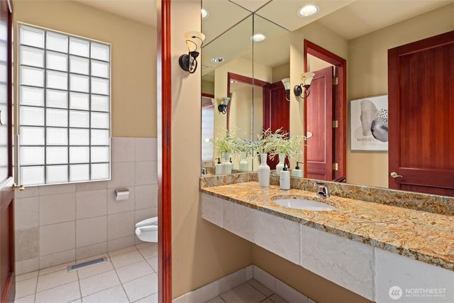 4701 NE Shore Place, Lake Forest Park, WA 98155