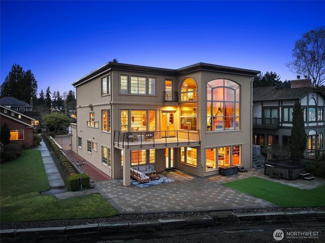 4701 NE Shore Place, Lake Forest Park, WA 98155