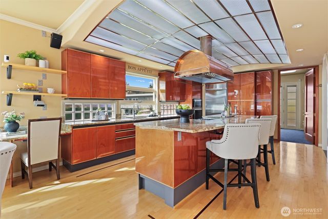 4701 NE Shore Place, Lake Forest Park, WA 98155