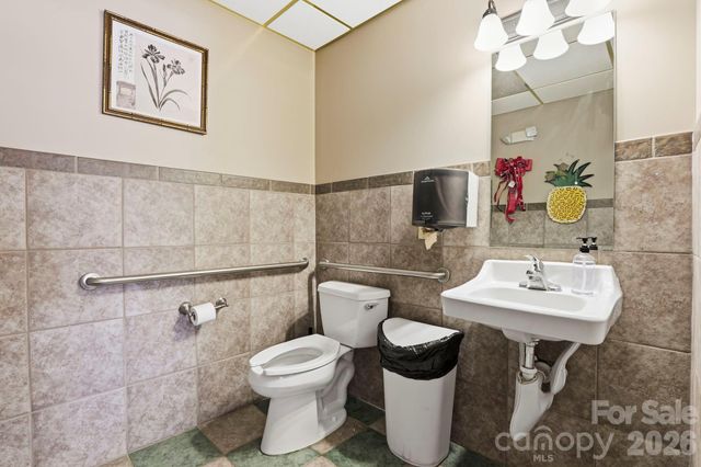 10932 Rosman Highway, Lake Toxaway, NC 28747