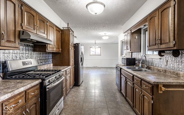 2426 Lawrence Avenue, Indianapolis, IN 46227