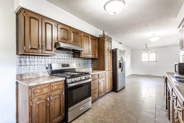 2426 Lawrence Avenue, Indianapolis, IN 46227