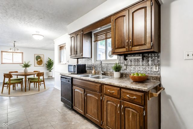 2426 Lawrence Avenue, Indianapolis, IN 46227