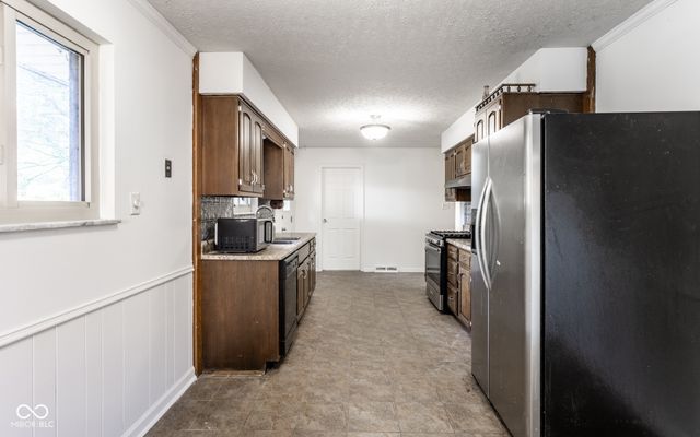 2426 Lawrence Avenue, Indianapolis, IN 46227