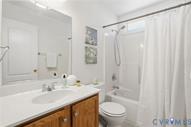 2025 Babbling Brooke Ln, Mechanicsville, VA 23111