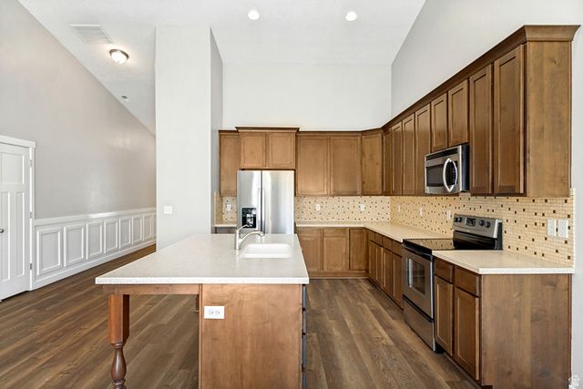 1002 N SKIPTON DR, North Salt Lake, UT 84054