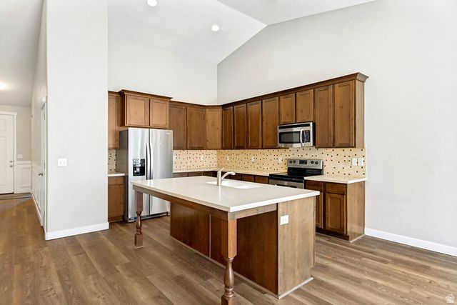 1002 N SKIPTON DR, North Salt Lake, UT 84054