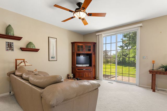770 Stonewall Court, Schaumburg, IL 60173