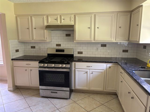 11427 Mulholland Drive, Houston, TX 77477