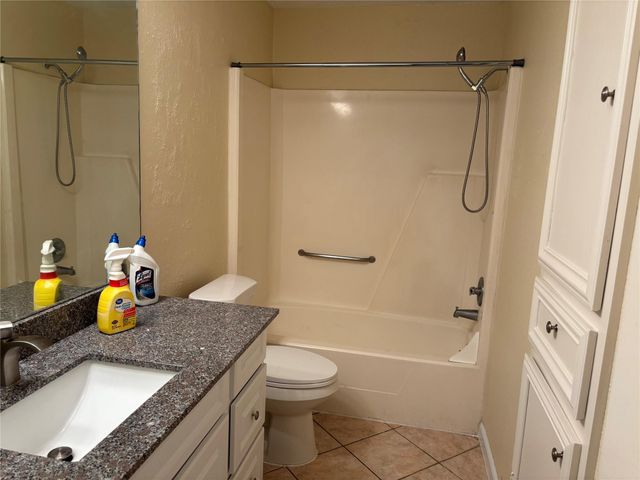 11427 Mulholland Drive, Houston, TX 77477