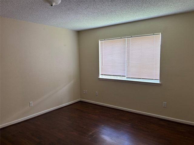 11427 Mulholland Drive, Houston, TX 77477