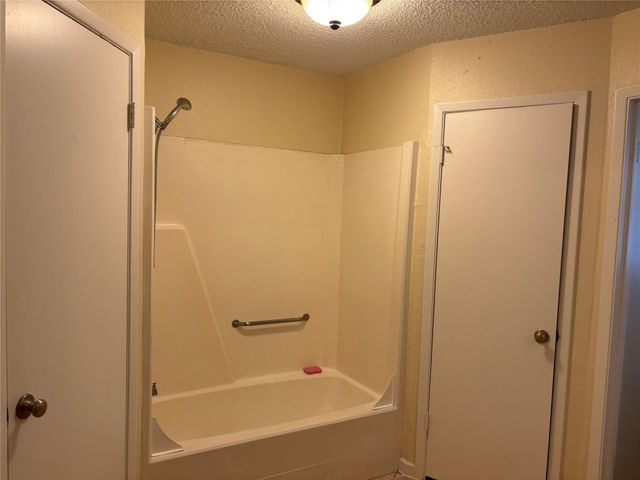 11427 Mulholland Drive, Houston, TX 77477