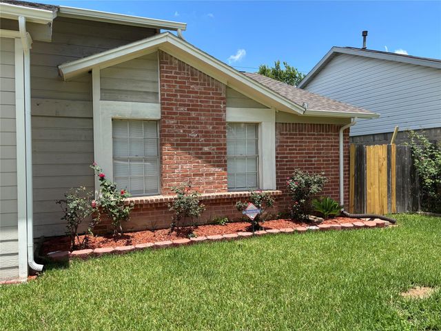 11427 Mulholland Drive, Houston, TX 77477