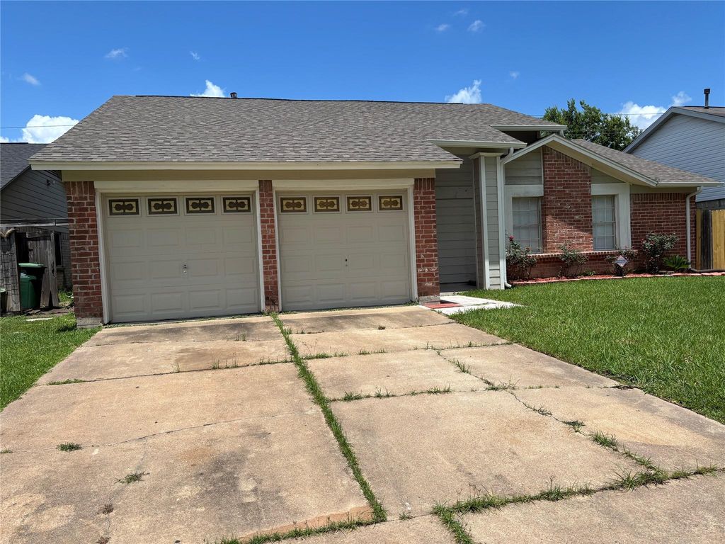 11427 Mulholland Drive, Houston, TX 77477