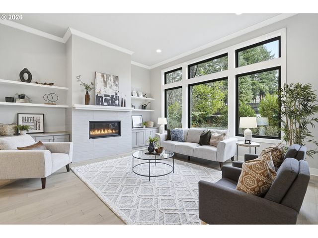 16200 WALUGA Dr, Lake Oswego, OR 97035