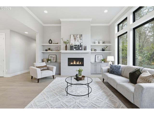 16200 WALUGA Dr, Lake Oswego, OR 97035