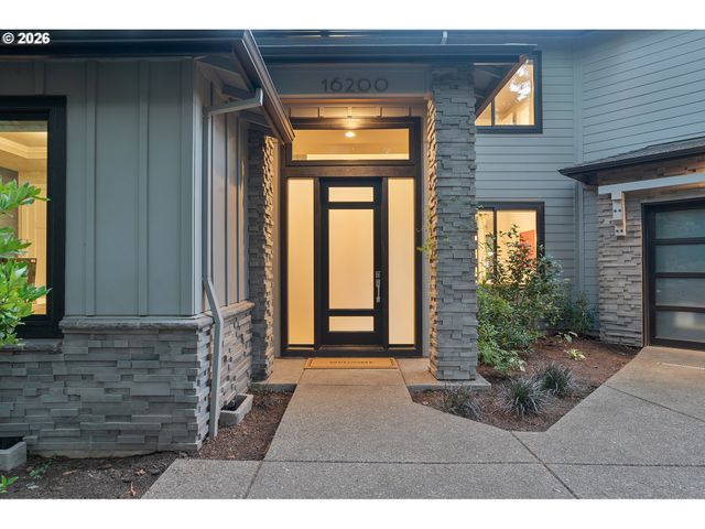 16200 WALUGA Dr, Lake Oswego, OR 97035