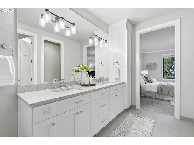 16200 WALUGA Dr, Lake Oswego, OR 97035