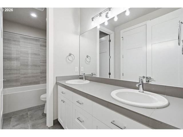 16200 WALUGA Dr, Lake Oswego, OR 97035