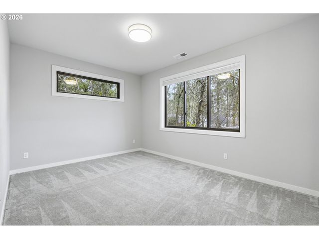 16200 WALUGA Dr, Lake Oswego, OR 97035