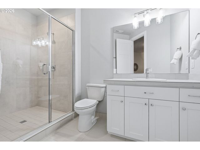 16200 WALUGA Dr, Lake Oswego, OR 97035