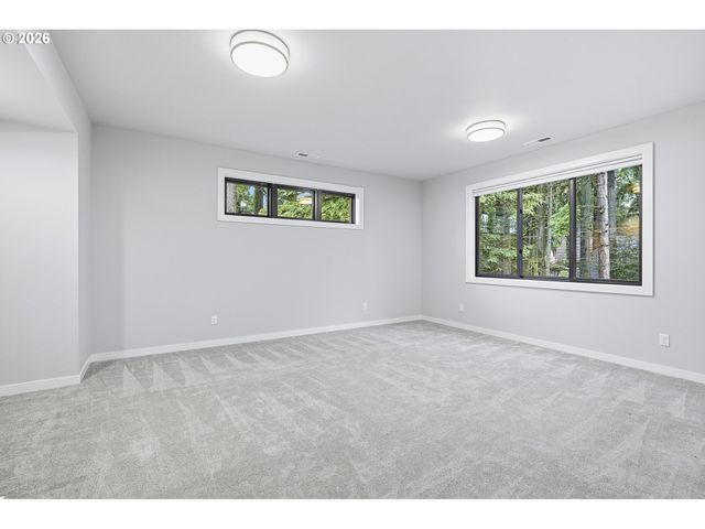 16200 WALUGA Dr, Lake Oswego, OR 97035