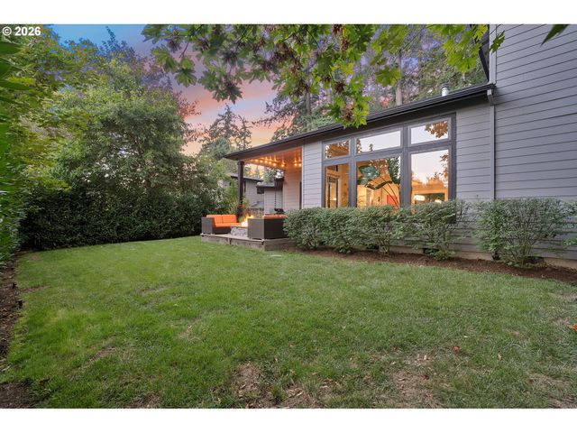 16200 WALUGA Dr, Lake Oswego, OR 97035