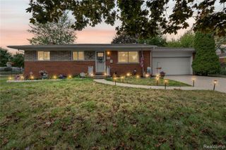 6815 Apache Trail, Westland, MI 48185