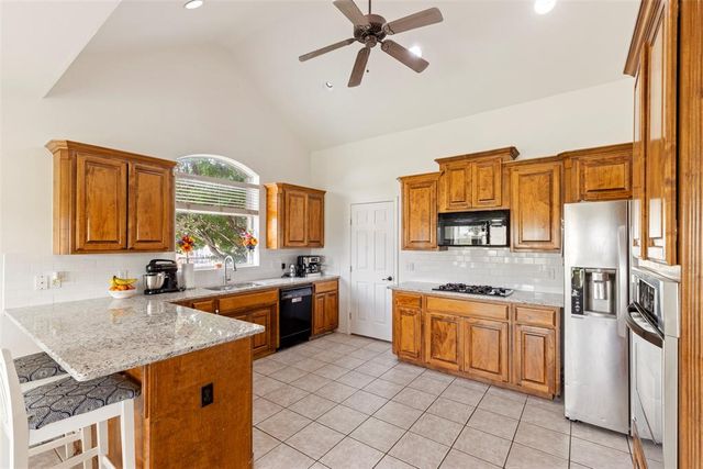 1045 Belmonte Place, Yukon, OK 73099