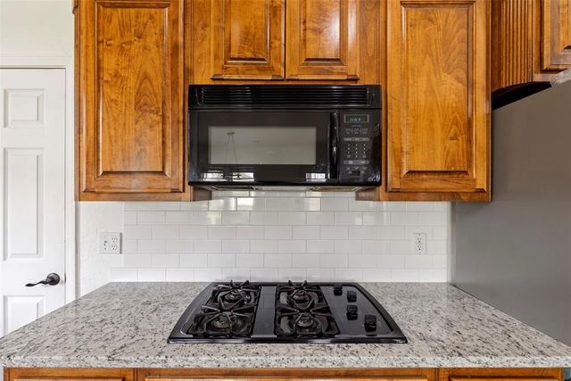 1045 Belmonte Place, Yukon, OK 73099