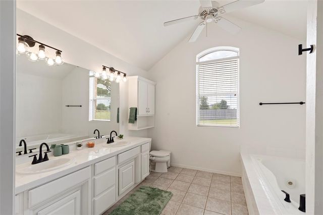 1045 Belmonte Place, Yukon, OK 73099