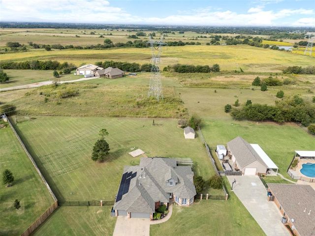 1045 Belmonte Place, Yukon, OK 73099