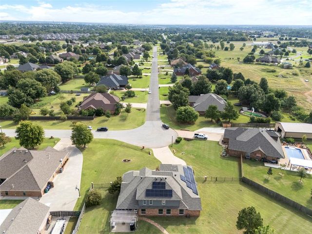 1045 Belmonte Place, Yukon, OK 73099